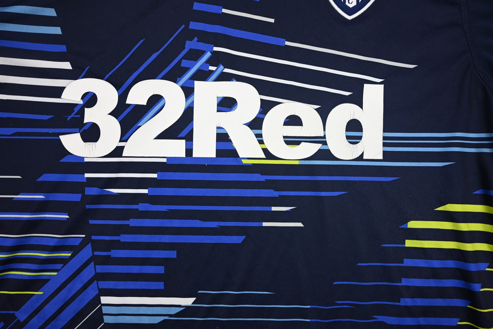 2018-19 LEEDS UNITED LONGSLEEVE L