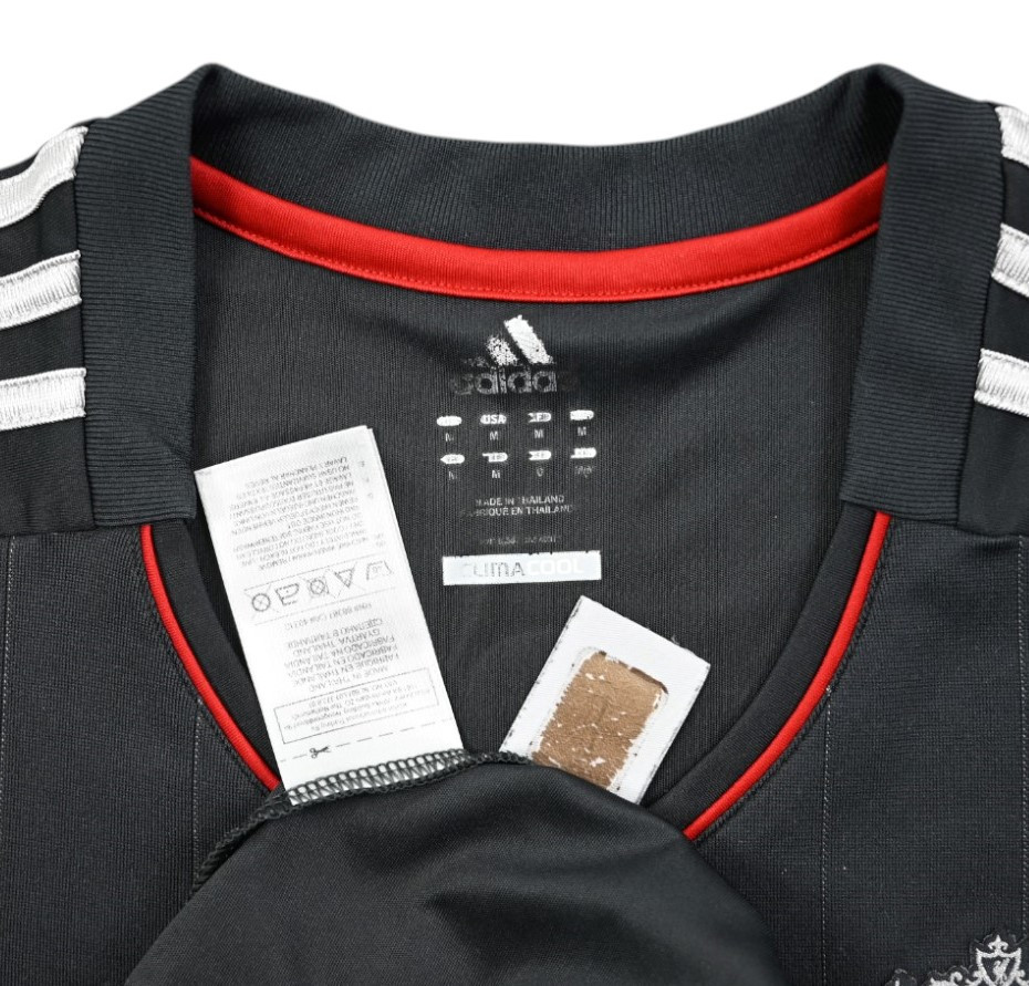 2011-12 LIVERPOOL *GERRARD* SHIRT M