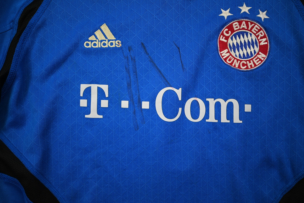 2004-05 BAYERN MUNCHEN *KAHN* GOALKEEPER LONGSLEEVE SHIRT M. BOYS
