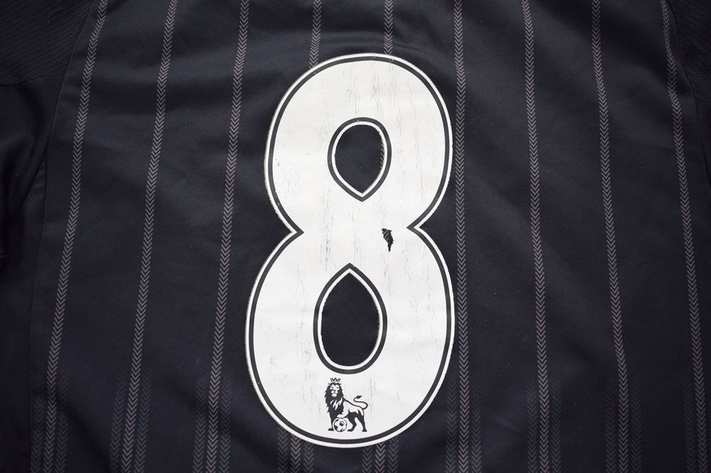 2010-11 CHELSEA LONDON *LAMPARD* SHIRT S