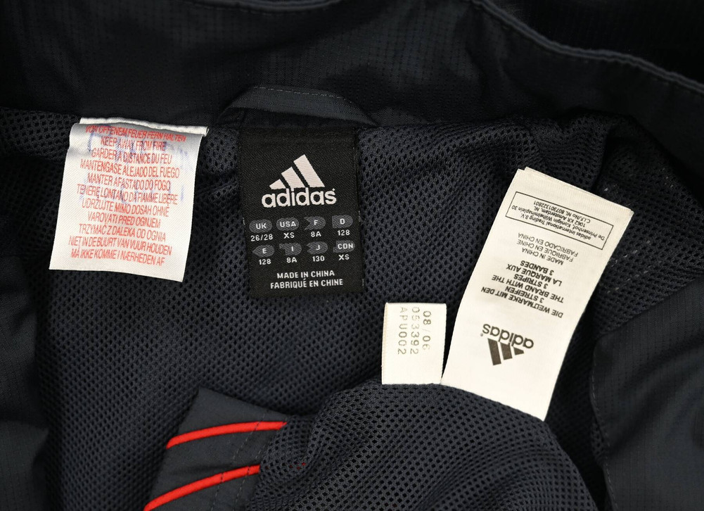 2006-07 LIVERPOOL JACKET XS. BOYS