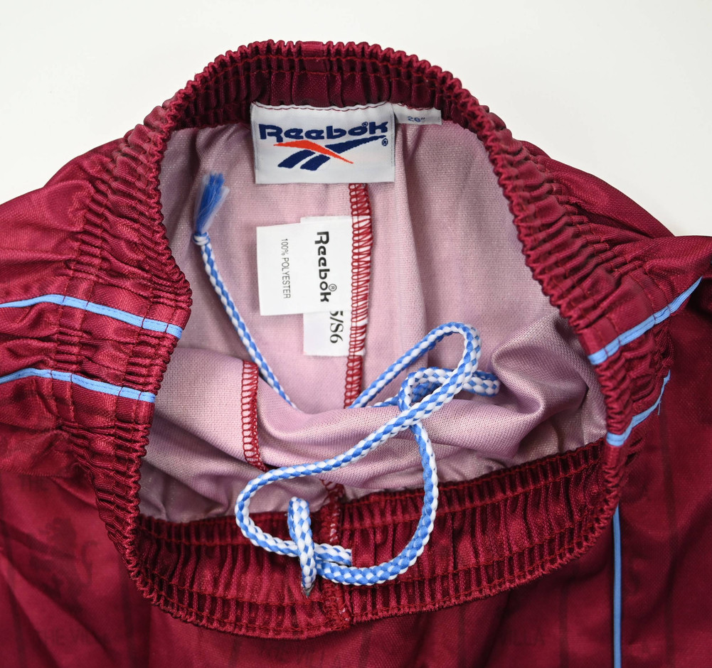 ASTON VILLA SHORTS BOYS SIZE 26