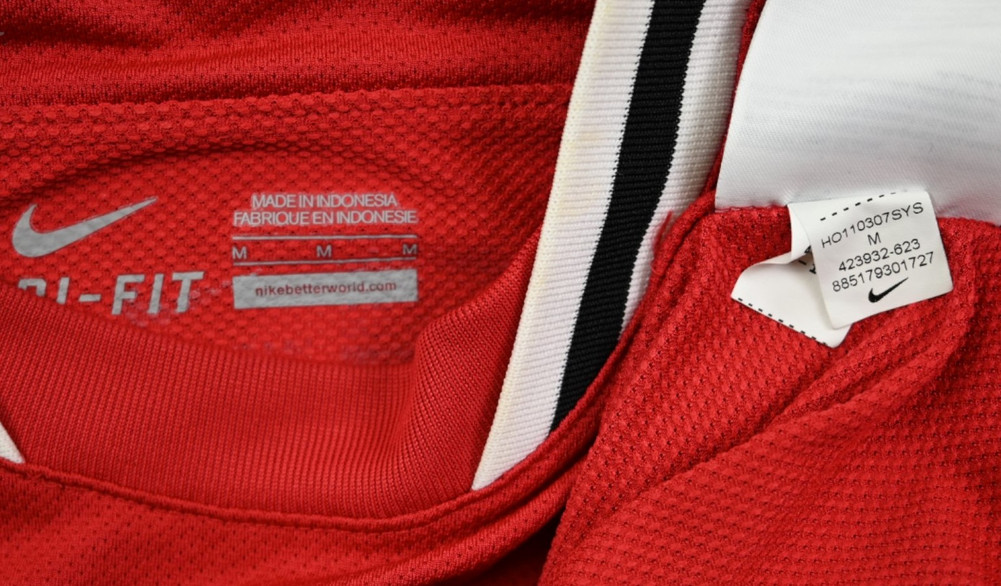 2011-12 MANCHESTER UNITED *JONES* KOSZULKA M