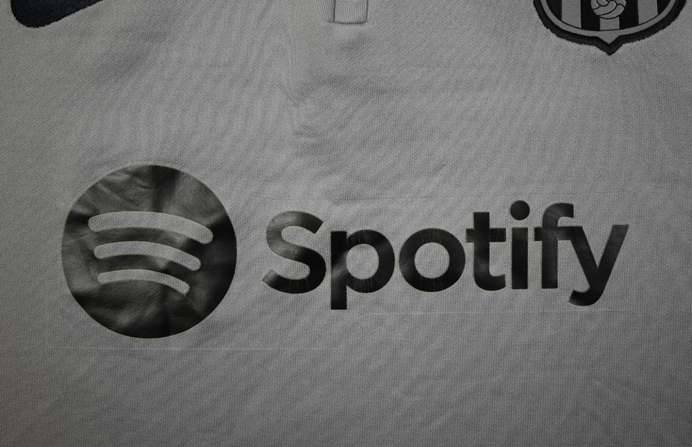 2022-23 BARCELONA BLUZA XL. BOYS