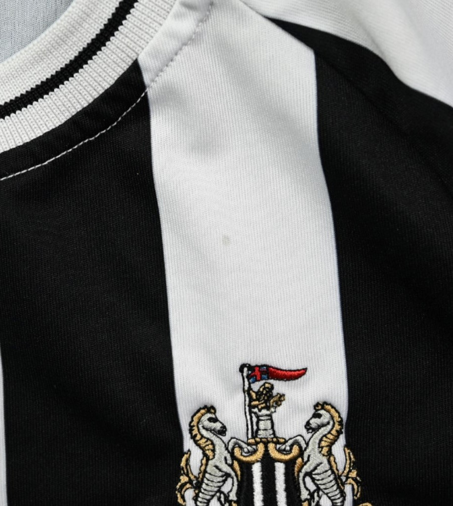 2022-23 NEWCASTLE UNITED SHIRT XL. BOYS