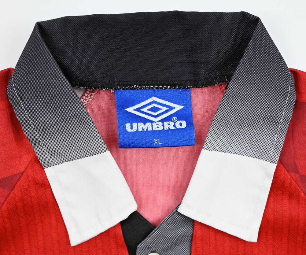 1996-98 MANCHESTER UNITED *CANTONA* SHIRT XL